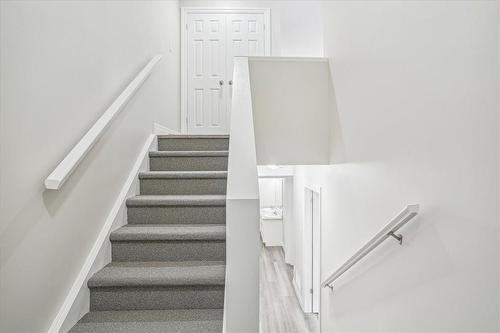 38 Viewpoint Avenue, Hamilton, ON - Indoor Photo Showing Other Room