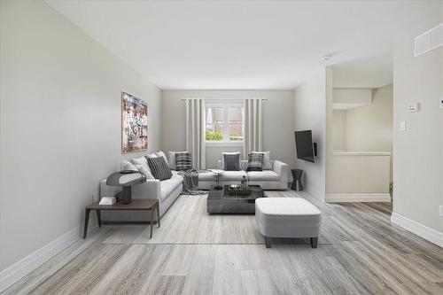 38 Viewpoint Avenue, Hamilton, ON - Indoor Photo Showing Living Room