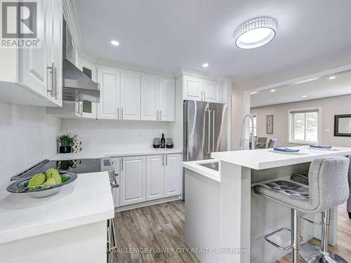 5263 Trafalgar Road, Erin, ON - Indoor Photo Showing Kitchen With Upgraded Kitchen