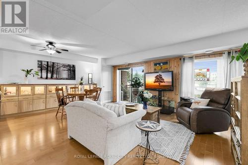 110 - 645 St. David Street S, Centre Wellington (Fergus), ON - Indoor Photo Showing Living Room