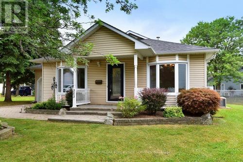 353 Silverbirch Boulevard, Hamilton, ON - Outdoor With Facade