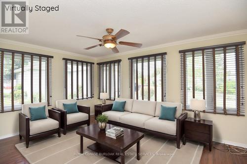 353 Silverbirch Boulevard, Hamilton, ON - Indoor Photo Showing Living Room