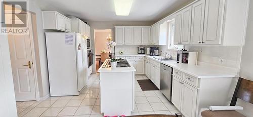 94 Alworth Pl, Sault Ste. Marie, ON - Indoor Photo Showing Kitchen With Double Sink