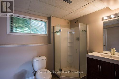 17 Pridham Crescent, Essa, ON - Indoor Photo Showing Bathroom