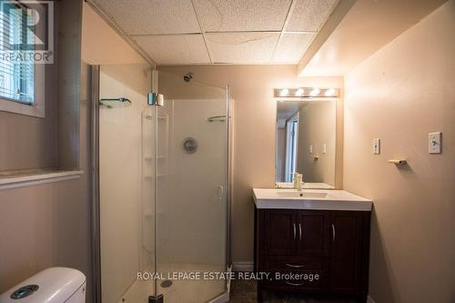 17 Pridham Crescent, Essa, ON - Indoor Photo Showing Bathroom