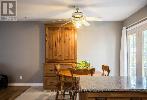 17 Pridham Crescent, Essa, ON - Indoor Photo Showing Dining Room