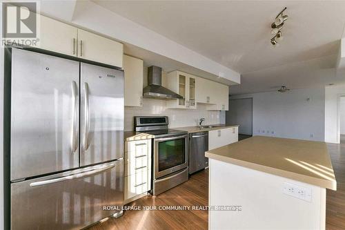 317 - 75 Norman Bethune Avenue, Richmond Hill, ON - Indoor Photo Showing Kitchen