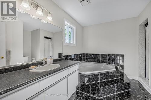 7 Bishop Drive, Barrie (Ardagh), ON - Indoor Photo Showing Bathroom