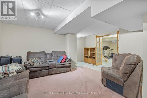 7 Bishop Drive, Barrie (Ardagh), ON - Indoor