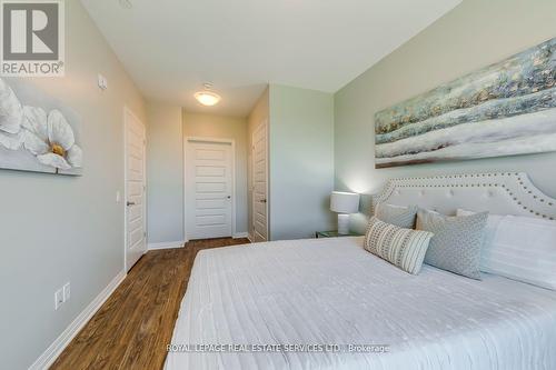 216 - 95 Dundas Street W, Oakville, ON - Indoor Photo Showing Bedroom