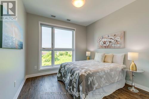 216 - 95 Dundas Street W, Oakville, ON - Indoor Photo Showing Bedroom