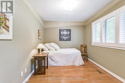 1520 Camelford Road, Mississauga (Lorne Park), ON - Indoor Photo Showing Bedroom