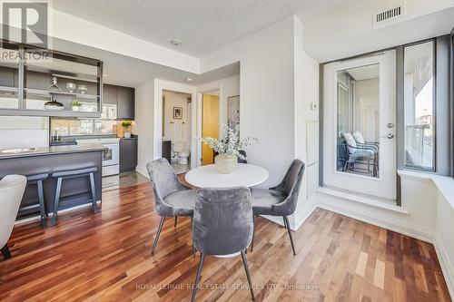 705 - 383 Ellis Park Road, Toronto (High Park-Swansea), ON - Indoor Photo Showing Dining Room