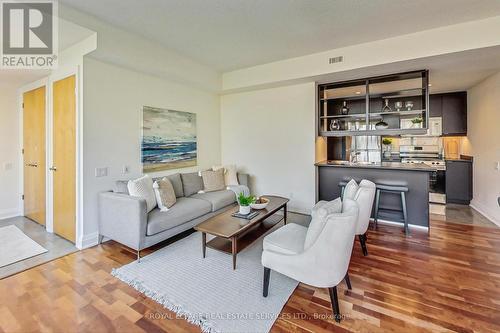 705 - 383 Ellis Park Road, Toronto, ON - Indoor Photo Showing Living Room