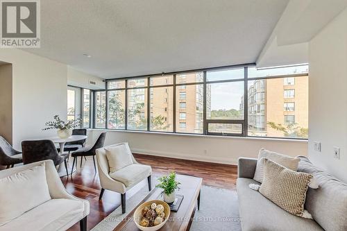 705 - 383 Ellis Park Road, Toronto, ON - Indoor Photo Showing Living Room