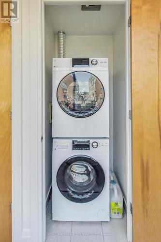 705 - 383 Ellis Park Road, Toronto, ON - Indoor Photo Showing Laundry Room