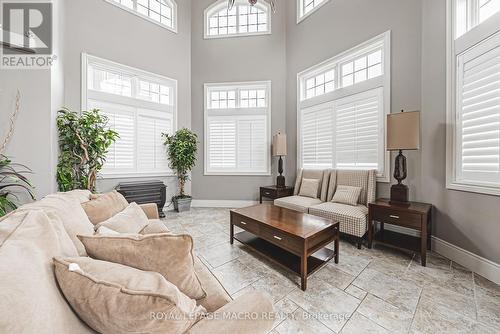 212 - 1491 Maple Avenue, Milton (Dempsey), ON - Indoor Photo Showing Living Room