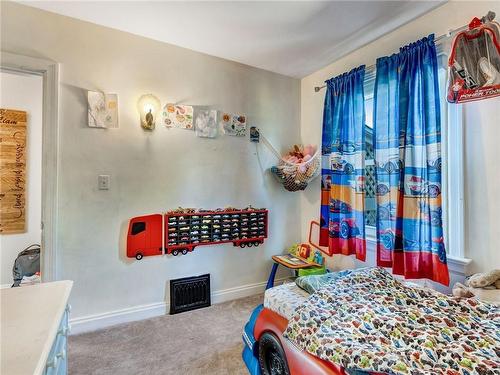 214 Church Street, Haldimand County, ON - Indoor Photo Showing Bedroom