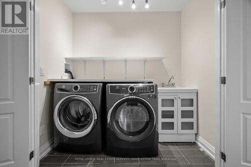 129 Chaplin Crescent, Toronto (Yonge-Eglinton), ON - Indoor Photo Showing Laundry Room