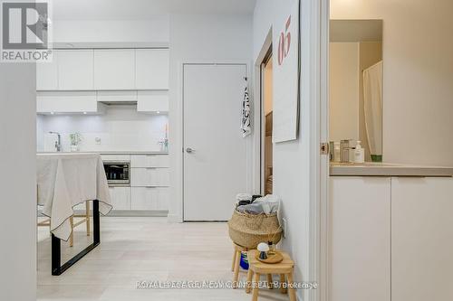 3412 - 8 Eglinton Avenue E, Toronto, ON - Indoor Photo Showing Other Room