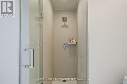 3412 - 8 Eglinton Avenue E, Toronto, ON - Indoor Photo Showing Bathroom