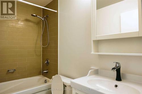 710 - 9 Spadina Avenue, Toronto, ON - Indoor Photo Showing Bathroom