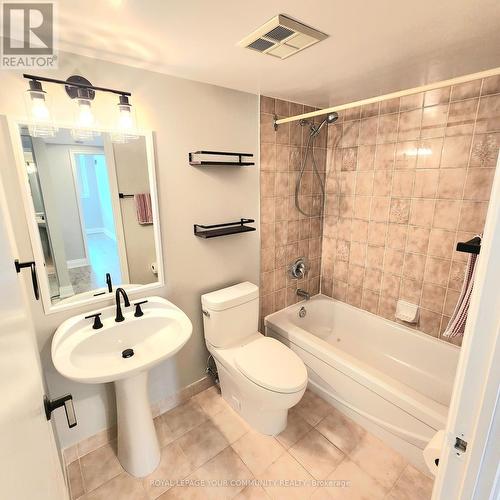 208 - 20 Baif Boulevard, Richmond Hill, ON - Indoor Photo Showing Bathroom