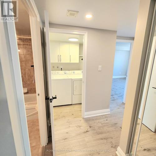 208 - 20 Baif Boulevard, Richmond Hill, ON - Indoor Photo Showing Laundry Room