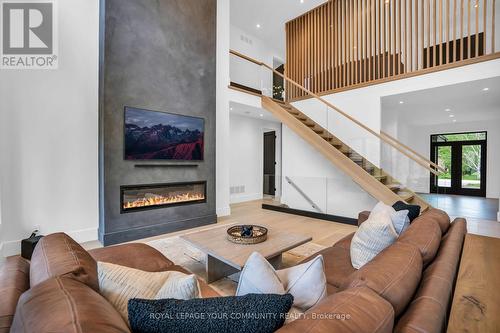 83 Rose Street, Georgina (Sutton & Jackson'S Point), ON - Indoor Photo Showing Living Room With Fireplace