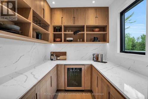 83 Rose Street, Georgina, ON - Indoor Photo Showing Kitchen