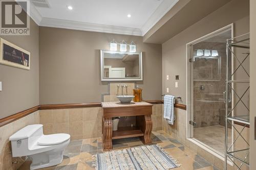 55 Valecrest Drive, Toronto (Edenbridge-Humber Valley), ON - Indoor Photo Showing Bathroom