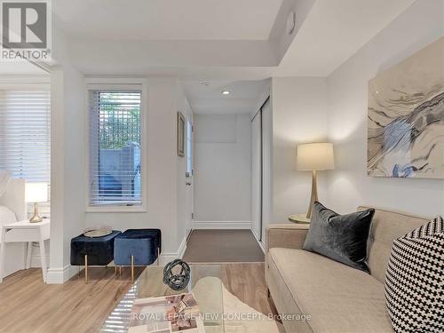 Th725 - 10 Laidlaw Street, Toronto (South Parkdale), ON - Indoor