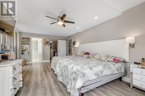 516 - 333 Clark Avenue, Vaughan (Crestwood-Springfarm-Yorkhill), ON - Indoor Photo Showing Bedroom