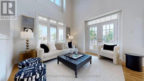 1 Heathfield Avenue, Markham (Victoria Manor-Jennings Gate), ON - Indoor Photo Showing Living Room