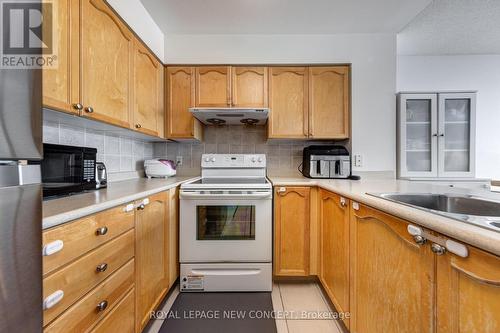 2803 - 23 Hollywood Avenue, Toronto, ON - Indoor Photo Showing Kitchen