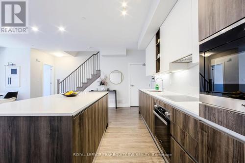 12 - 66 Long Branch Avenue, Toronto (Long Branch), ON - Indoor Photo Showing Kitchen With Upgraded Kitchen