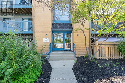 112 - 65 Trailwood Drive, Mississauga, ON - Outdoor