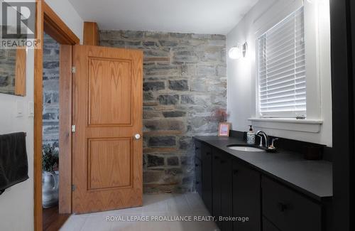 1311 Turnbull Way, Kingston, ON - Indoor Photo Showing Bathroom