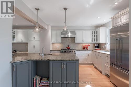 37 Faircrest Boulevard, Kingston, ON - Indoor Photo Showing Kitchen With Upgraded Kitchen