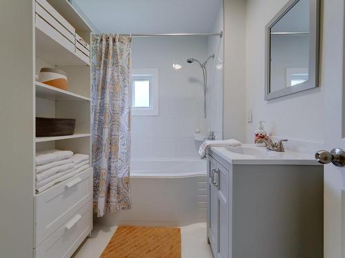 Bathroom - 6 Rue Godefroy, Lac-Brome, QC - Indoor