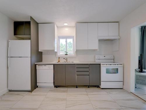 Kitchen - 6 Rue Godefroy, Lac-Brome, QC - Indoor Photo Showing Kitchen