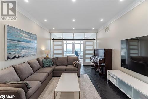 1300 Bloor Street Unit# Ph10, Mississauga, ON - Indoor Photo Showing Living Room