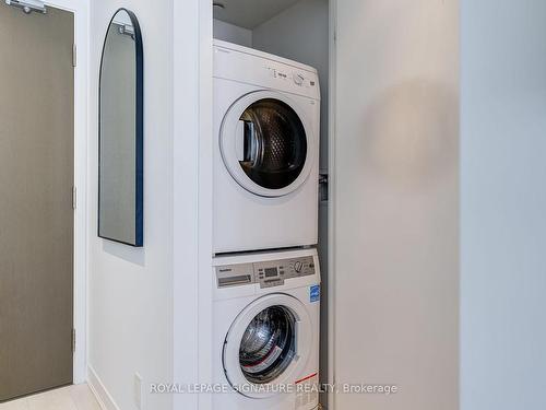 1503-88 Harbour St, Toronto, ON - Indoor Photo Showing Laundry Room