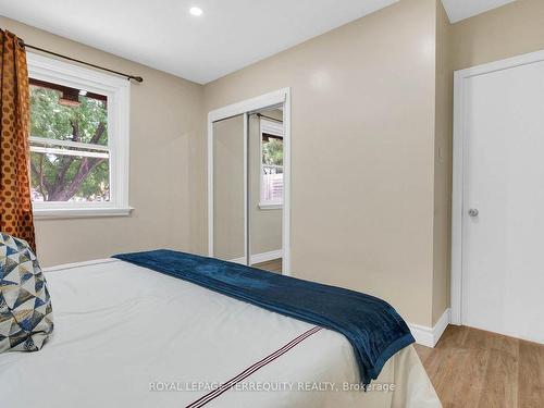 1189 Pharmacy Ave, Toronto, ON - Indoor Photo Showing Bedroom