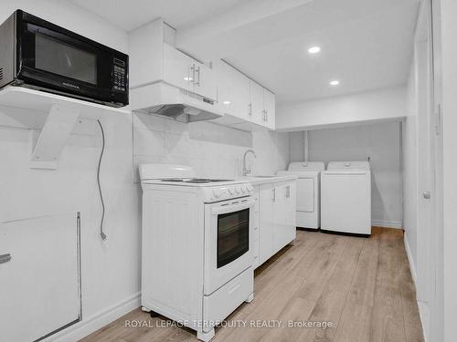 1189 Pharmacy Ave, Toronto, ON - Indoor Photo Showing Laundry Room