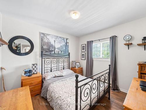 323 Annshiela Dr, Georgina, ON - Indoor Photo Showing Bedroom