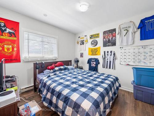 323 Annshiela Dr, Georgina, ON - Indoor Photo Showing Bedroom