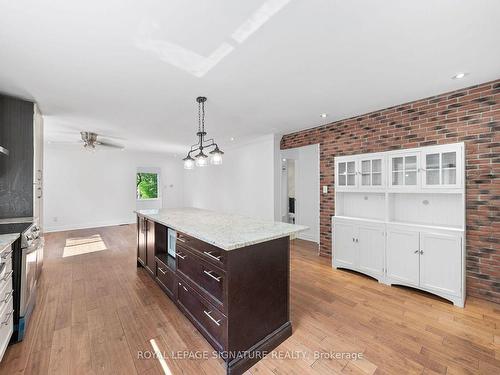 323 Annshiela Dr, Georgina, ON - Indoor Photo Showing Kitchen