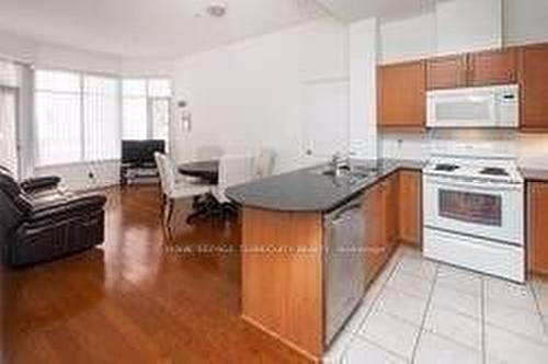 106-350 Princess Royal Dr, Mississauga, ON - Indoor Photo Showing Kitchen With Double Sink