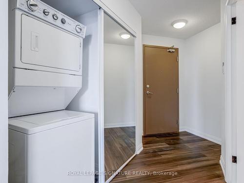 911-2365 Central Park Dr, Oakville, ON - Indoor Photo Showing Laundry Room